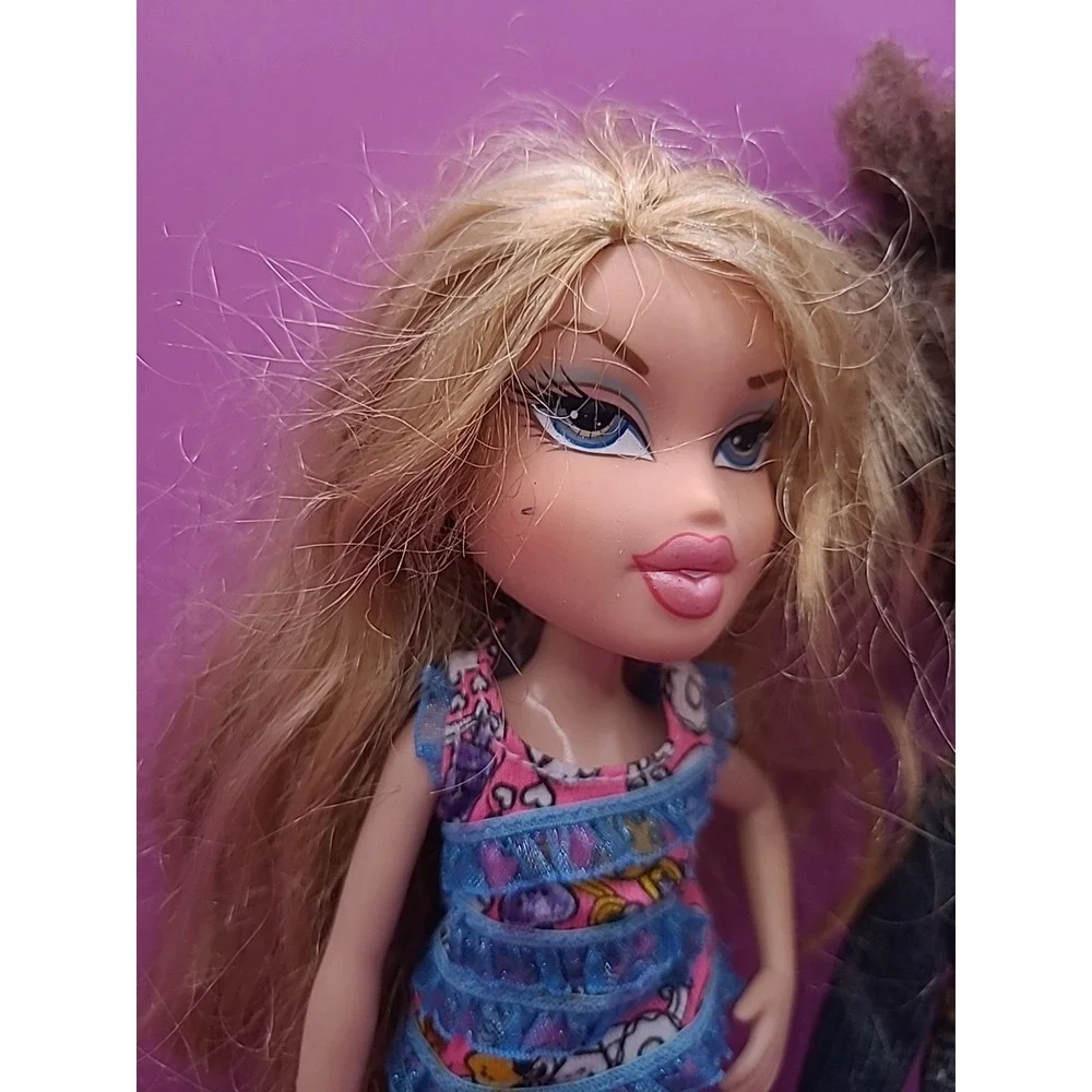 2001 Bratz Dolls Lot x2 Yasmine Chloe Full‎ Outfit Read Description